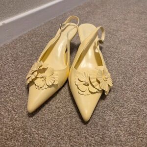 Pointed-Toe Yellow Slingback Flats with Floral Appliqués